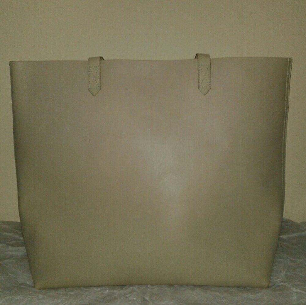 Madewell Transport Leather Tote - Washed Olive - Picture 5 of 8